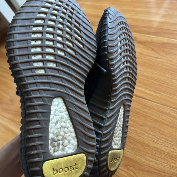 Yeezy Boost - Picture 4 of 4